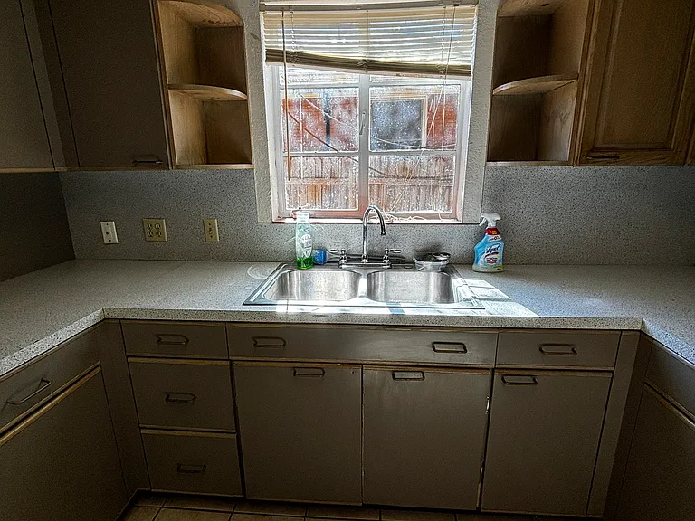 1505 Carlisle Ct — Photo 13