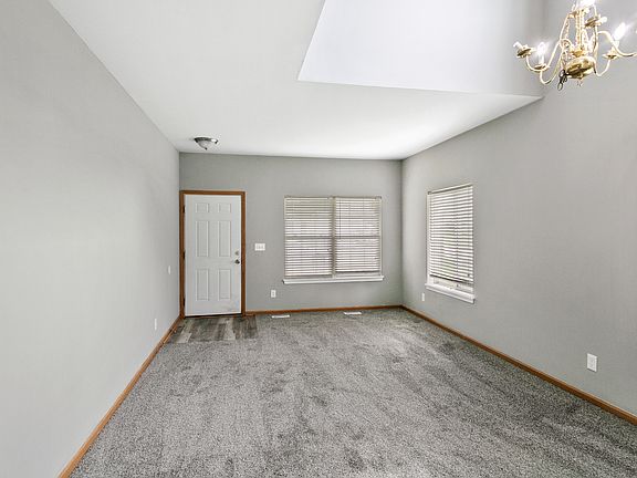 5th image of 678 Zachary Dr