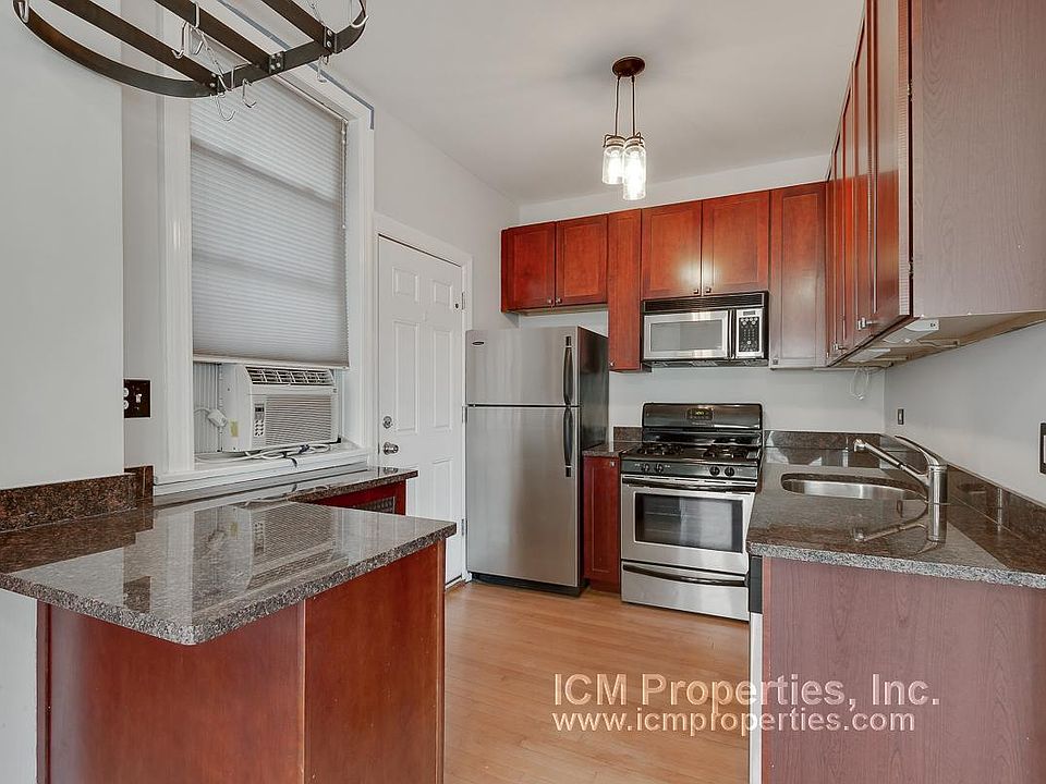 1st image of 4708 N Winchester Ave #2N