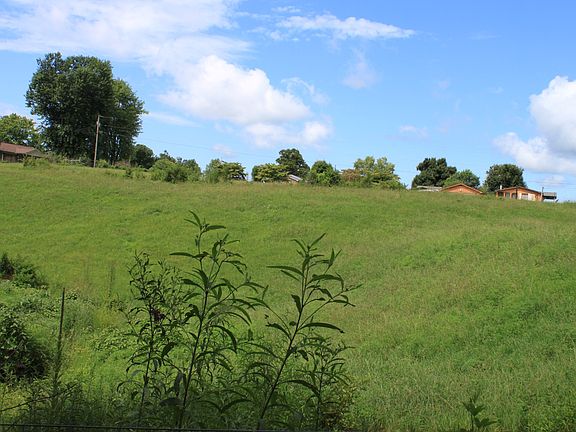 5th image of 2 Old Mill Hill Rd