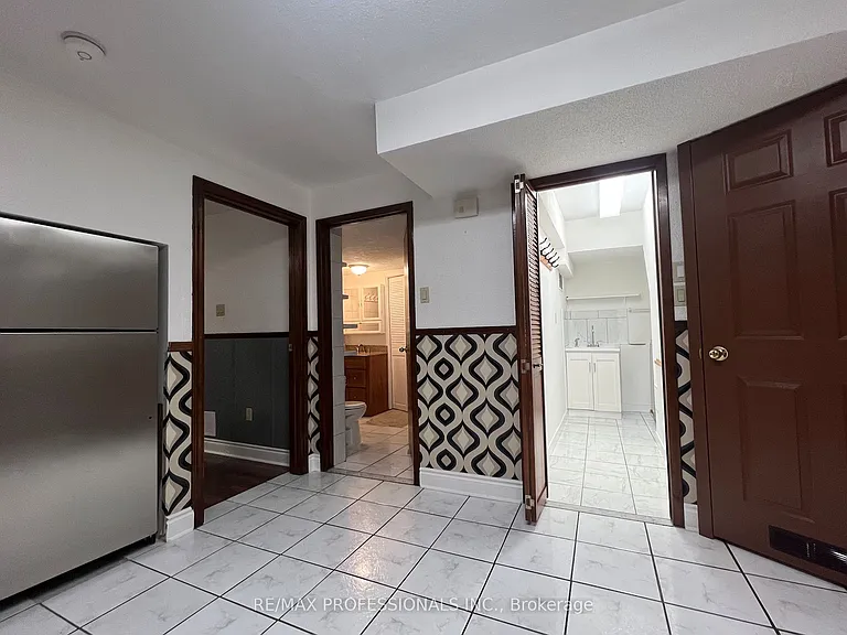 94 Bremen Ln #BASEMENT — Photo 17