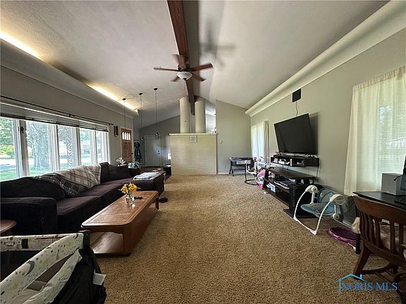 5th image of 101 Maplewood Dr