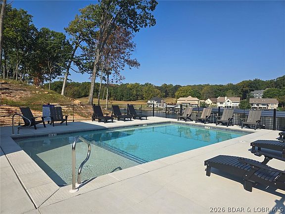 5th image of 35 & 36 Deephaven Ln
