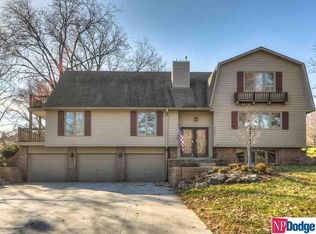 9705 Louis Dr, Omaha, NE 68114