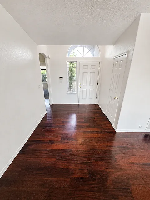3 bed, 1394 sqft, $2,000 — Photo 3