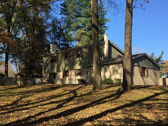 2nd image of 427 Merino Ct