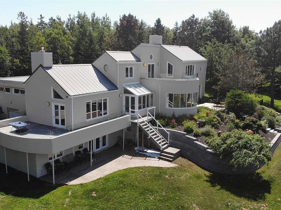 1st image of 28 Battery Point Dr