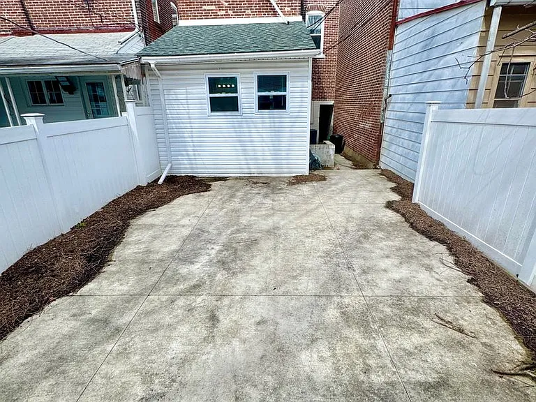 1410 W Turner St — Photo 15