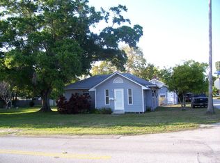 902 Rosery Rd NW, Largo, FL 33770