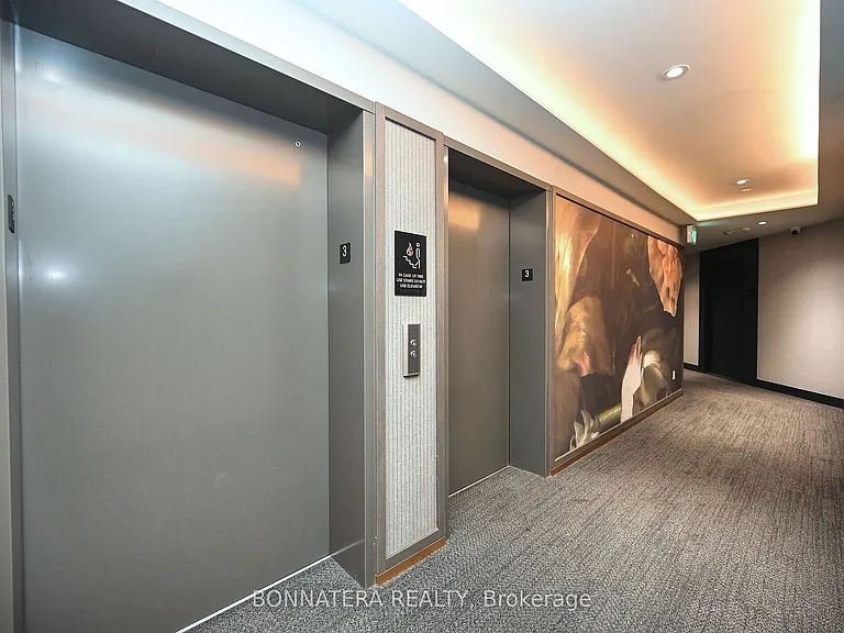 405 Dundas St W #319 — Photo 5