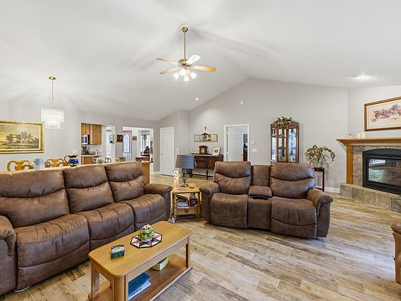 4th image of 51730 Pine Loop Dr