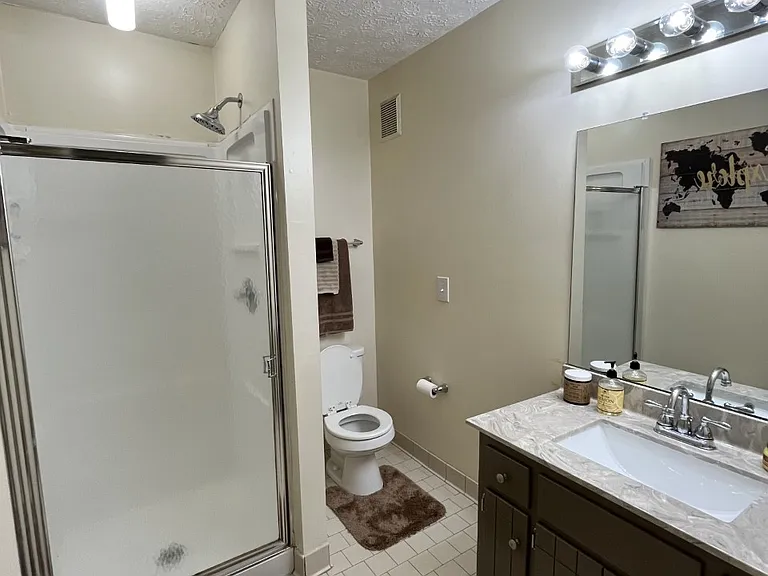1810 State St #303 — Photo 14