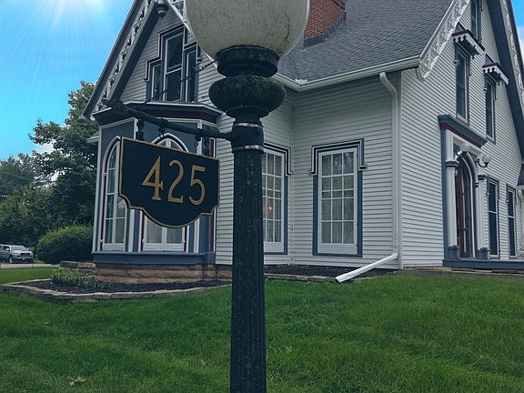 3rd image of 425 W Lincoln Ave