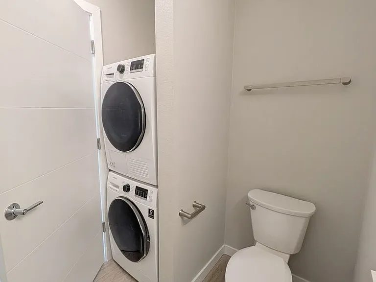 Soleil Apartments — Photo 17