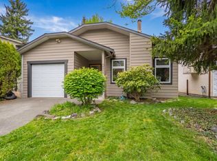 34899 Glenn Mountain Dr, Abbotsford, BC V3G 1C2