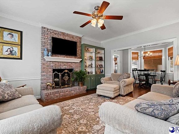 3rd image of 1727 Malden Dr