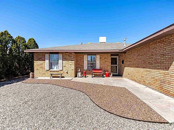 2nd image of 822 Sherwood Dr