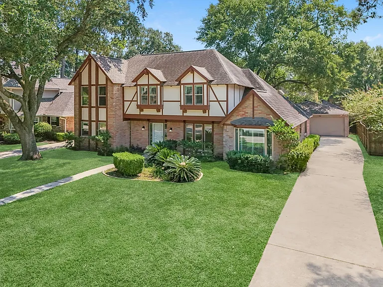 8011 Liberty Elm Ct — Photo 2