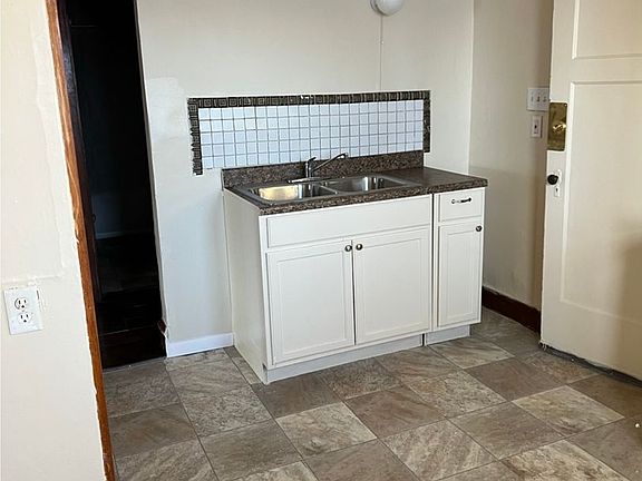 4th image of 2854 N 57th St #2856