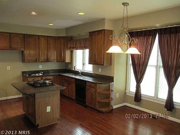 3rd image of 3235 Hollyhock Dr