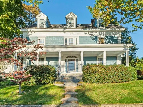 19 Charles St, Braintree, MA 02184