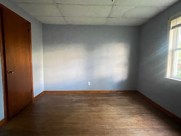 1002 Crown Ave #1 — Photo 8
