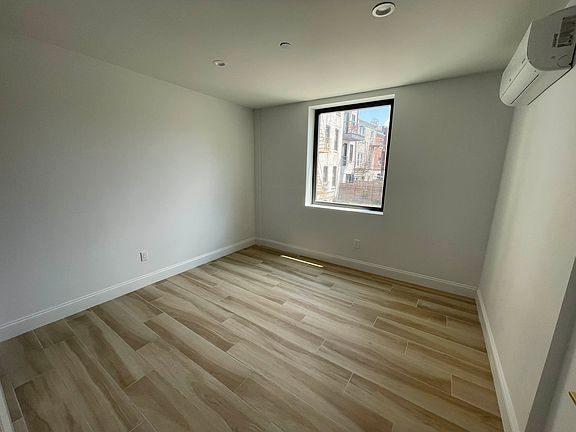 3rd image of 27-15 27th St #2B