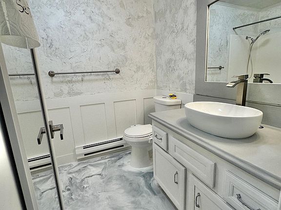 4th image of 1920 Syringa St