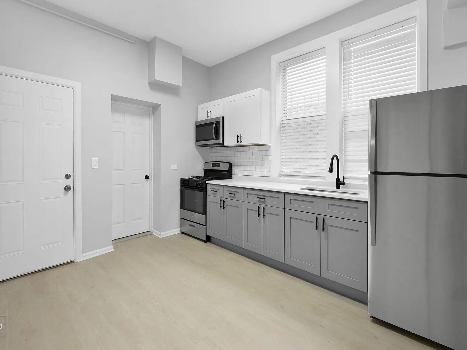 2542 S Trumbull — Photo 4