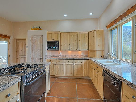 5th image of 5001 Cresta Del Sur Ct NE