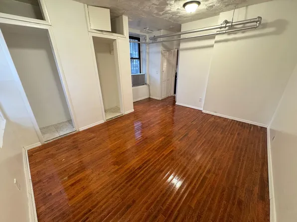 (undisclosed Address), Bronx, NY 10455