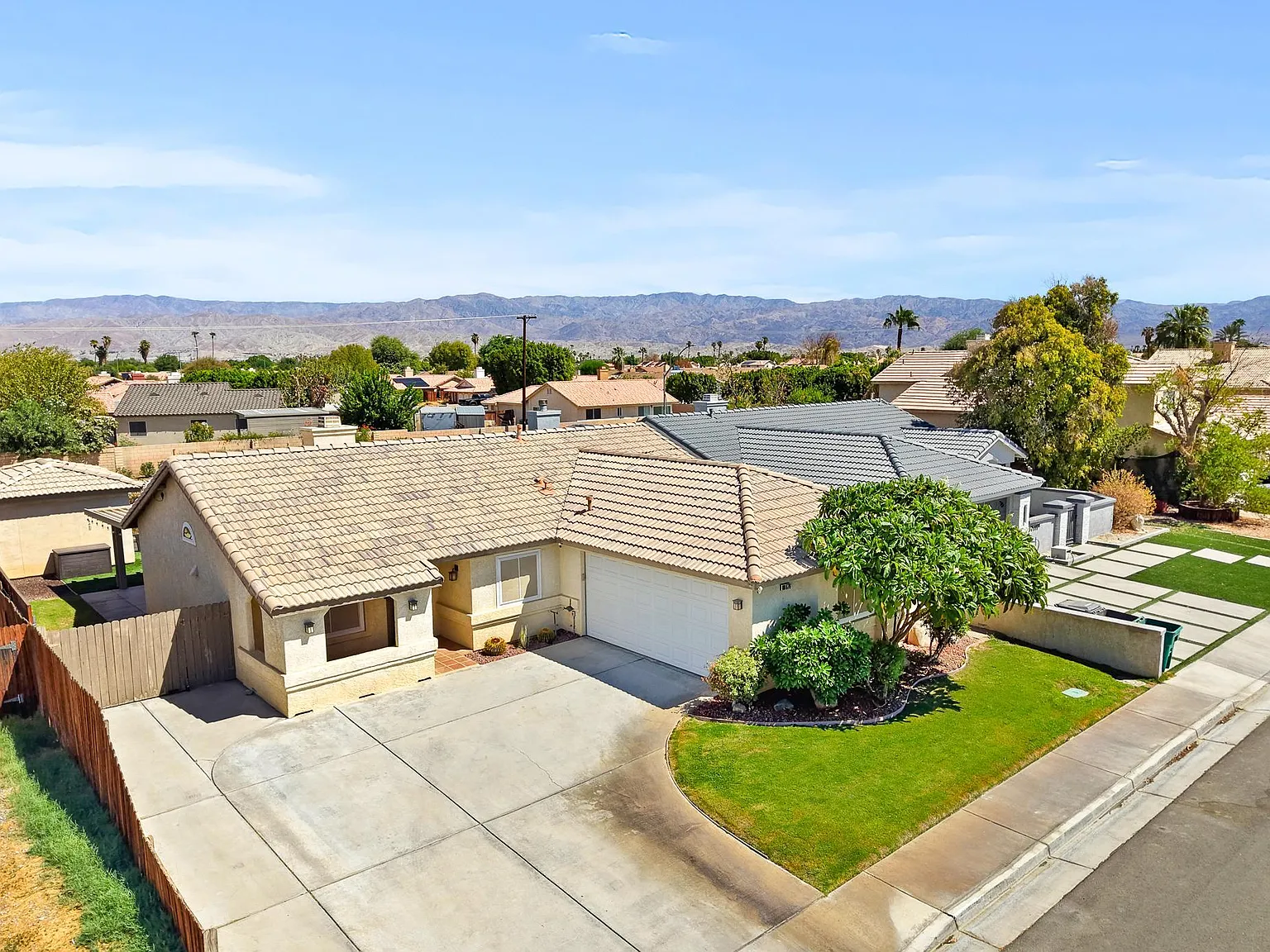 3 bed, 1186 sqft, $2,900 — Photo 3