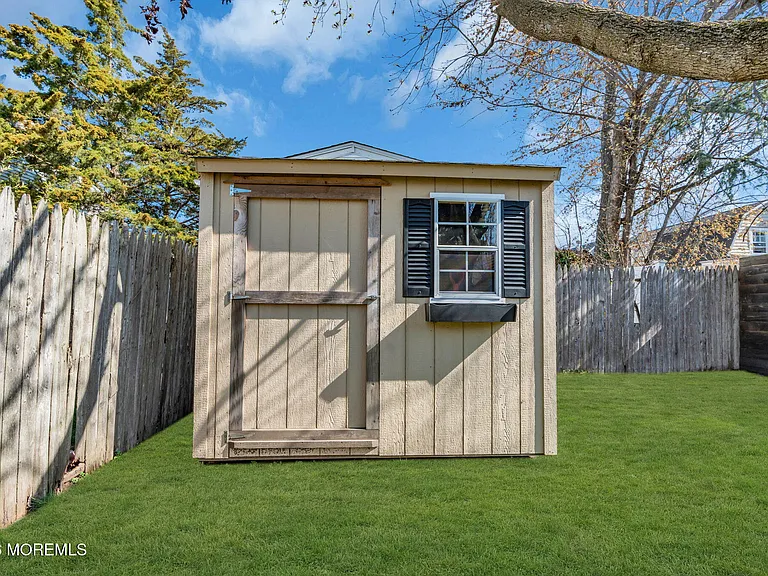 510 Lareine Ave — Photo 46