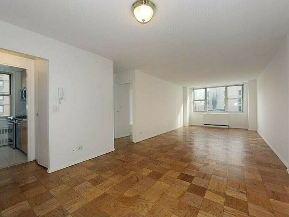 4th image of 154 E 29th St #405