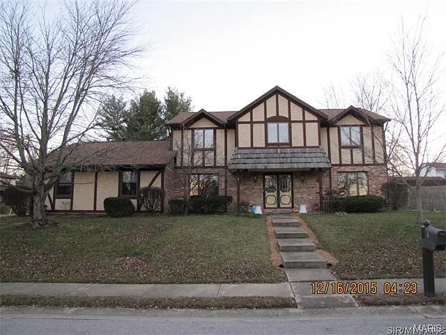 1 Shallowbrook Dr photo 1