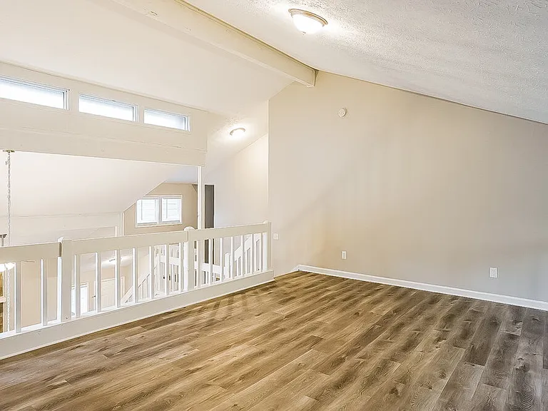 6826 Creekwood Dr — Photo 9