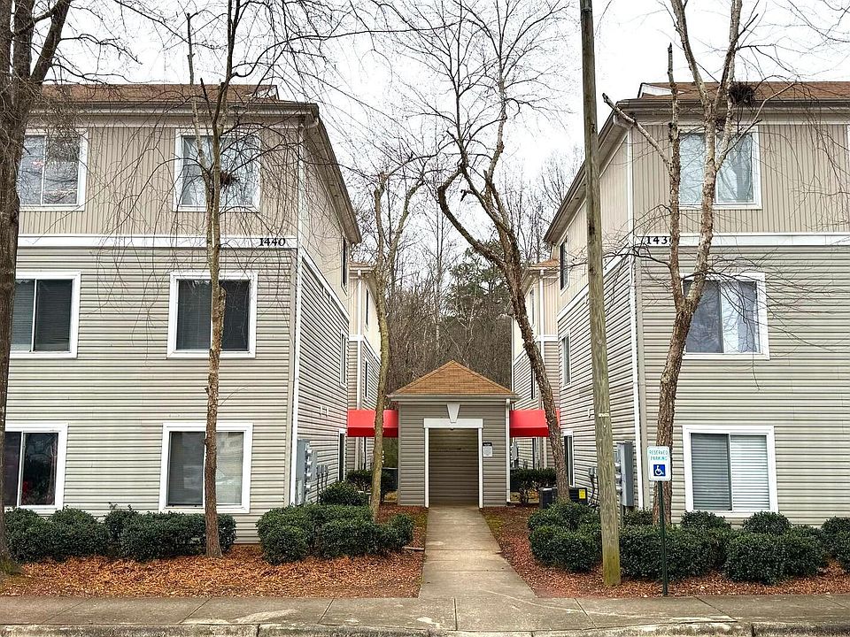 2nd image of 1430 Collegiate Cir APT 102