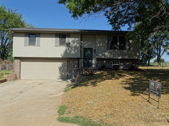 1st image of 110 Arden Dr