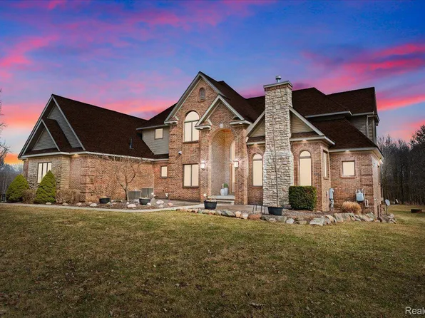 3590 N Burkhart Rd, Howell, MI 48855