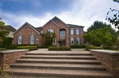 1st image of 46423 Pinehurst Cir