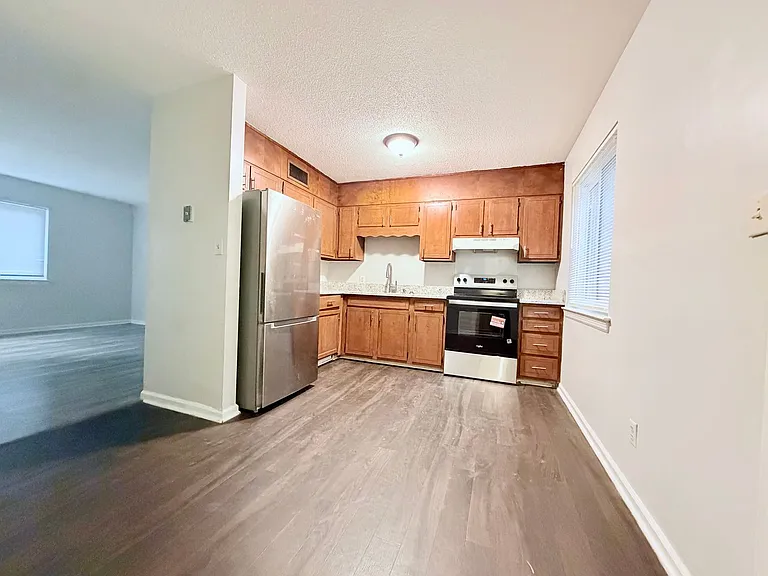 3328 Pinewood Ave — Photo 1