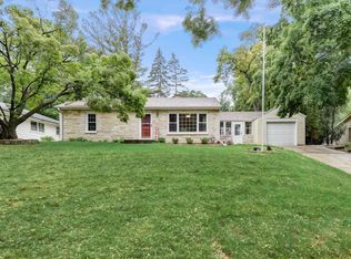 551 N 116th St, Wauwatosa, WI 53226