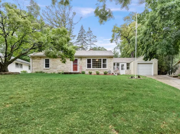 551 North 116th STREET, Wauwatosa, WI 53226