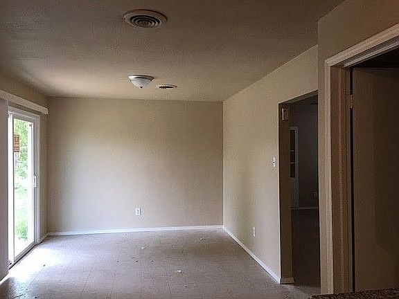2nd image of 1406 Colorado Dr