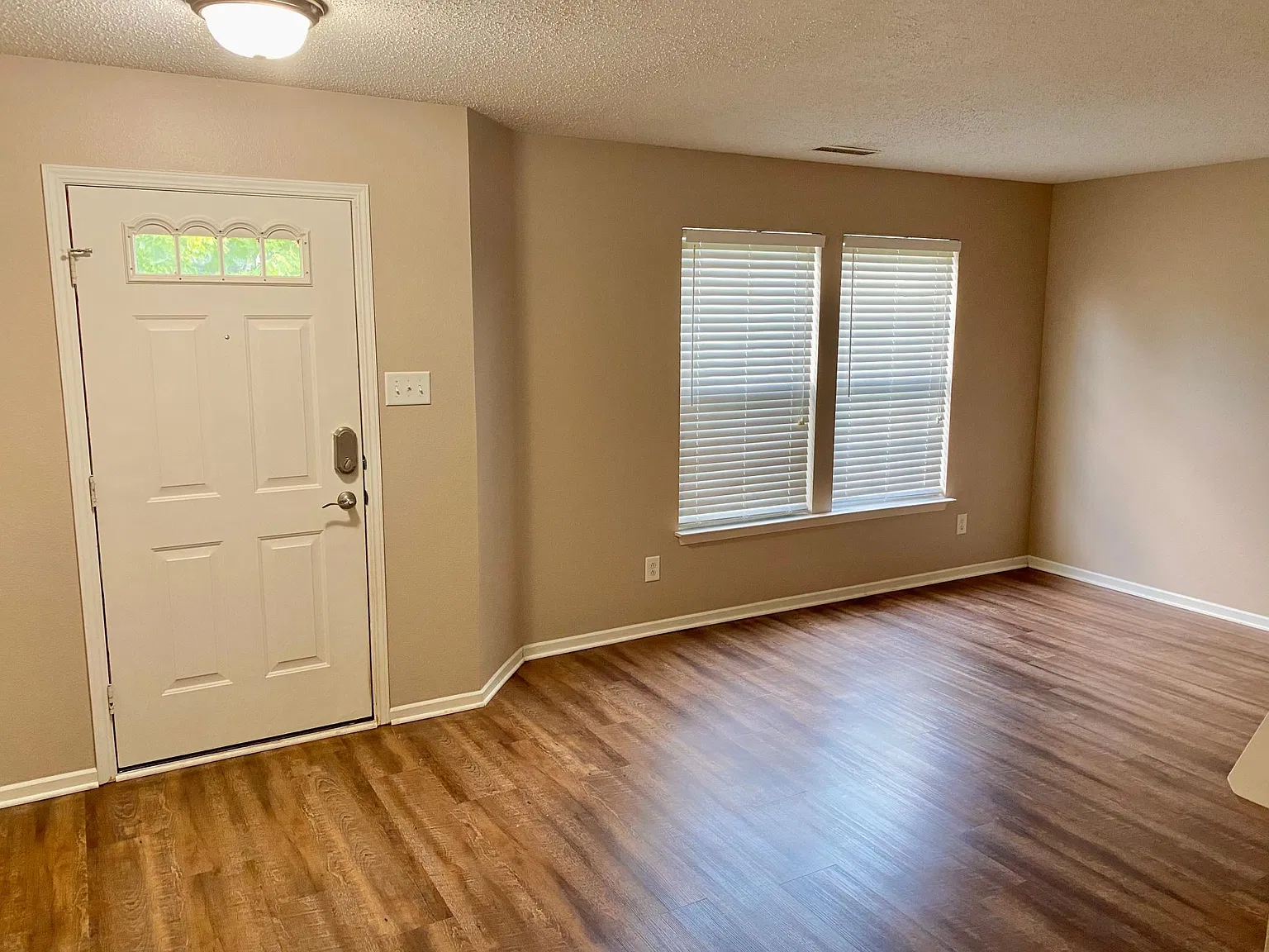 12686 Republic Dr — Photo 2
