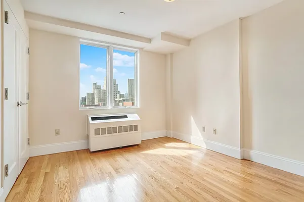 Bedroom, photo 2