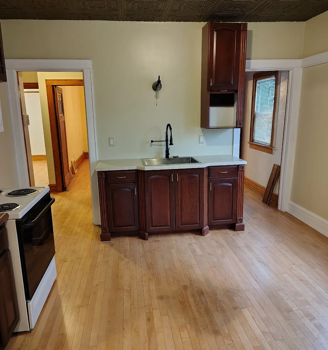 3 bed, 1000 sqft, $1,350 — Photo 3