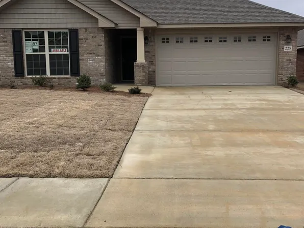 412 Black Creek Trl, Odenville, AL 35120