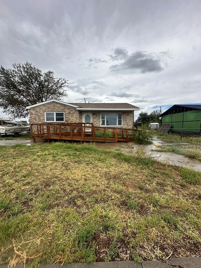 2 Bed 1 Bath Home — Photo 1