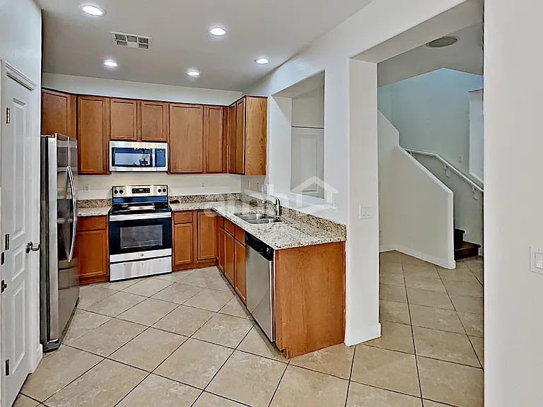 3843 E Santa Fe Ln — Photo 4